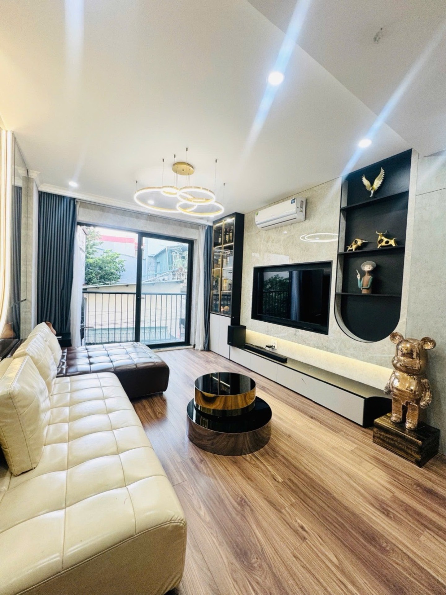 Bán nhà Ngọc thụy 11 tỷ 40m ô tô gara,thang máy,sổ đỏ Long Biên 16008648
