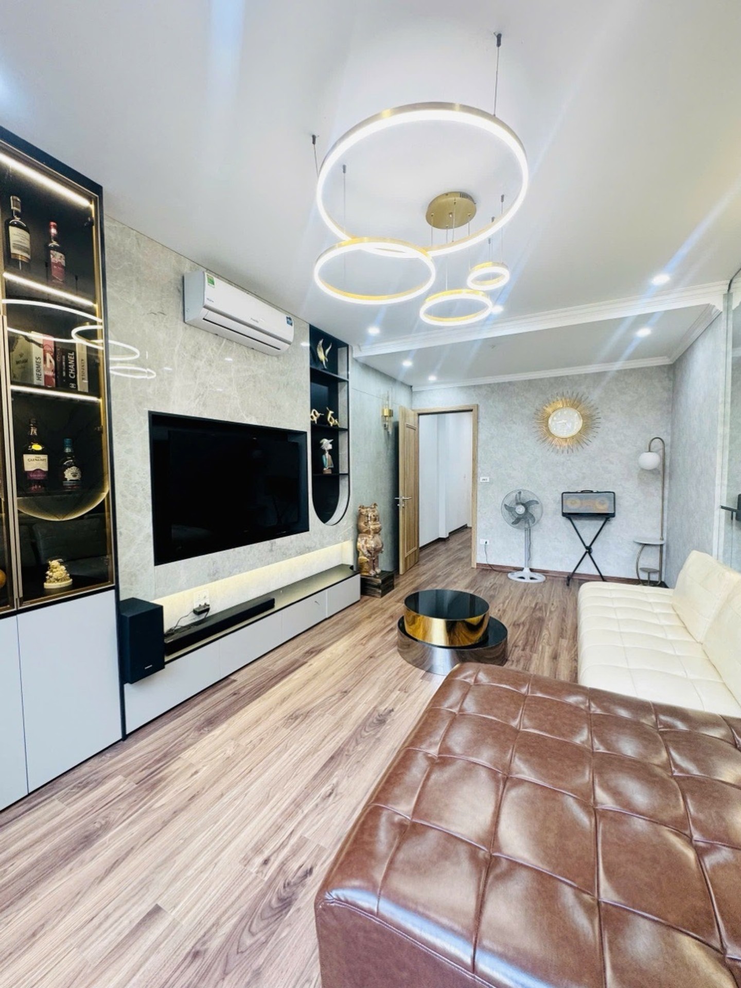Bán nhà Ngọc thụy 11 tỷ 40m ô tô gara,thang máy,sổ đỏ Long Biên 16008648