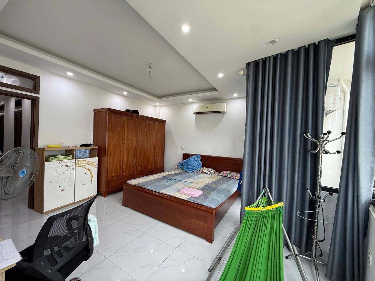 Bán nhà Nguyễn Thái Học, 60m2, 5 tầng, mặt tiền 4m, 21 tỉ, gần mặt phố, ngõ rộng, KD 16008657