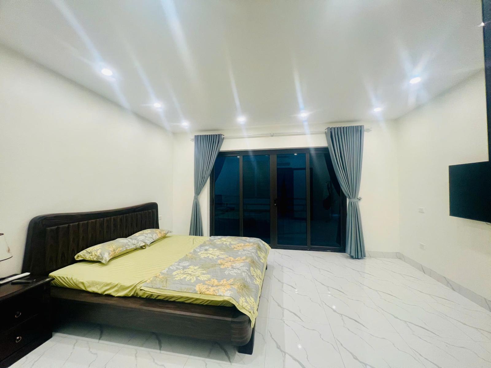 CHO THUÊ NHÀ NGAY CHỢ YÊN PHỤ – TÂY HỒ  50M² × 4 TẦNG  5PN  10 TRIỆU/THÁNG 16008697