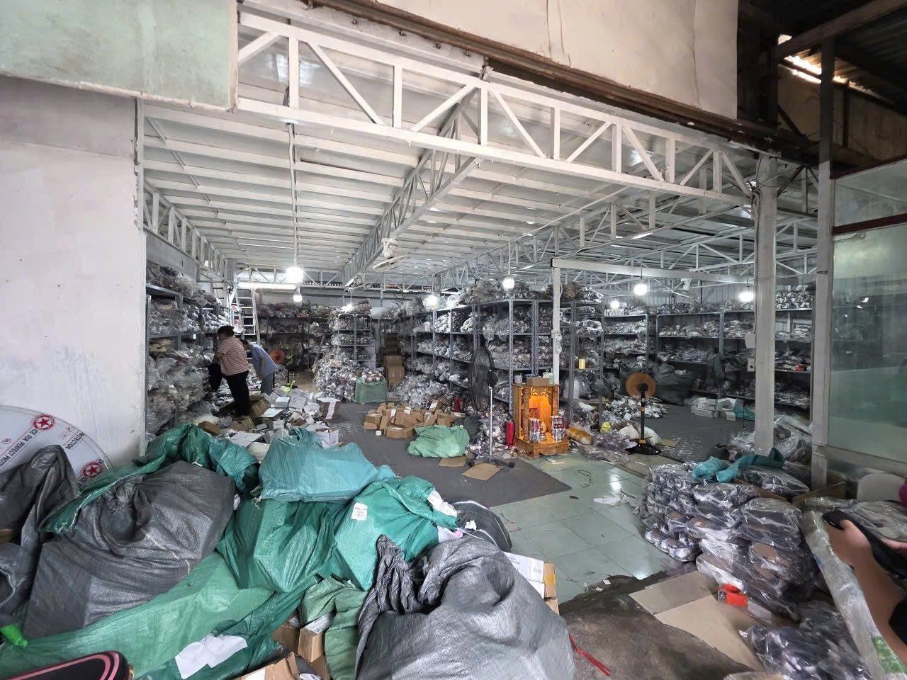 Bán nhà Cấp 4, Mặt tiền Đông hưng Thuận 45 - Quận 12, 11x20m, HĐT 20 triệu, chỉ 15,5 Tỷ. 16008815