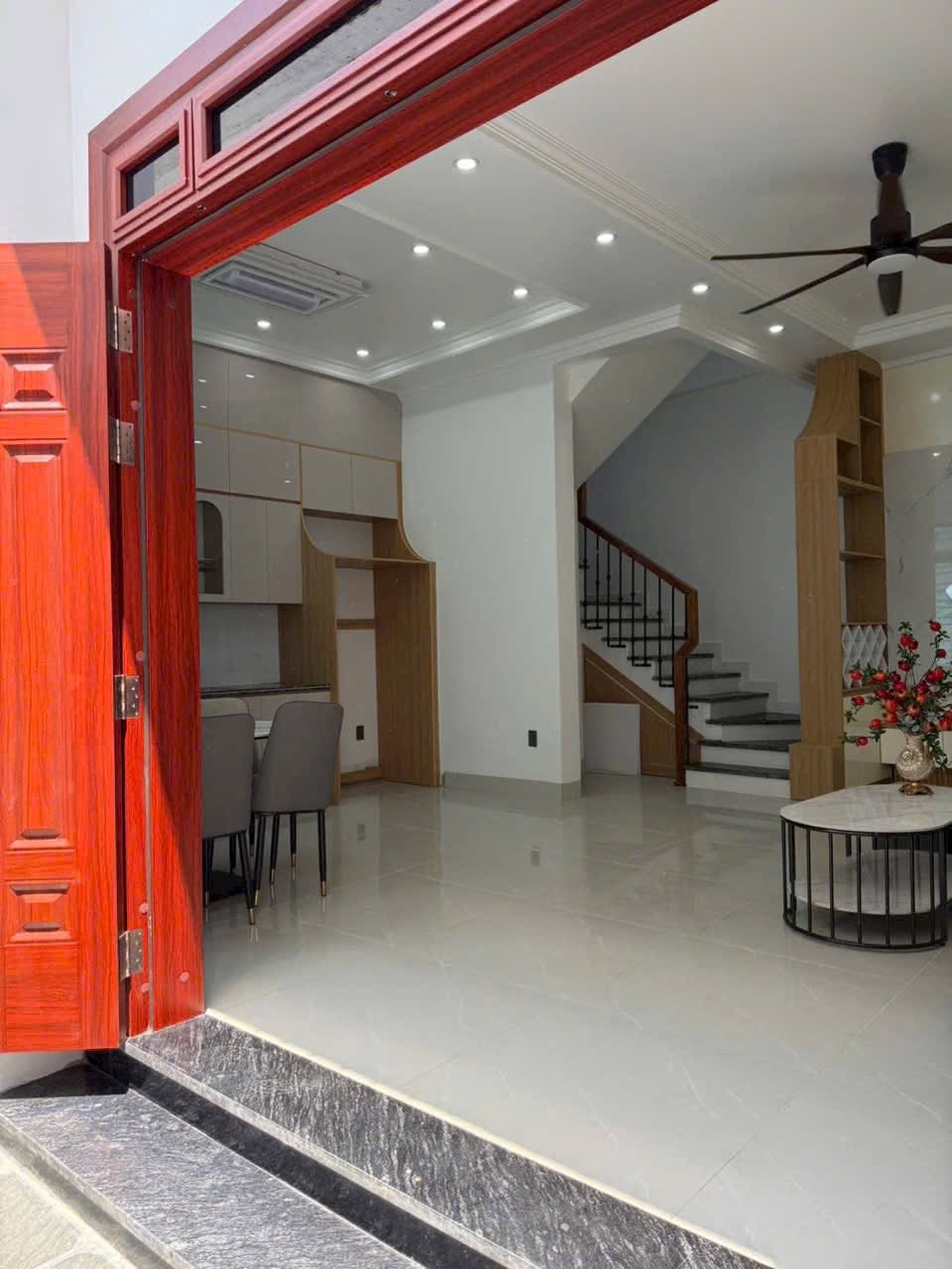 Bán nhà 3 tầng ngõ phố Đông Khê, ph Ngọc Châu, TP HD, 43m2, mt 7m, 3 ngủ, 3vs, 2.6x tỷ 16008843