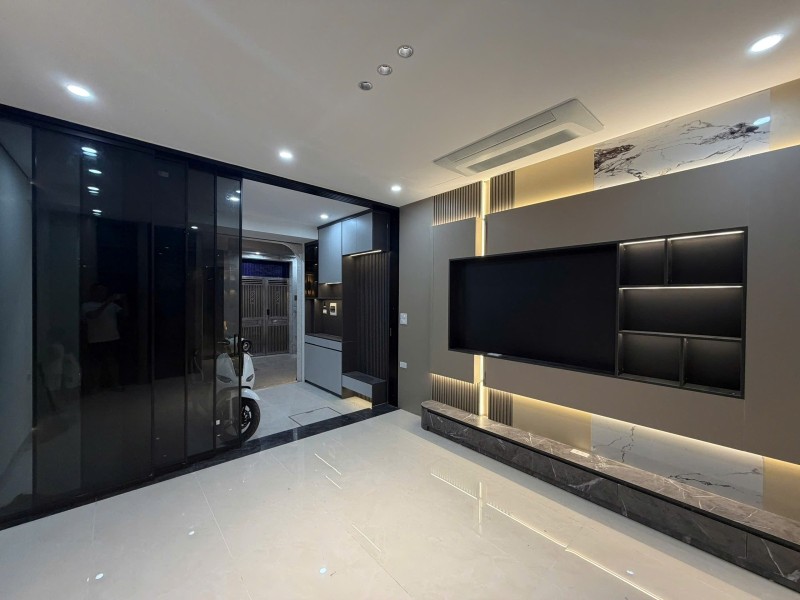 Bán nhà Thạch Bàn,Long Biên 5 tầng,40m,mt4m gần oto tránh nhỉnh 8 tỷ  16008869
