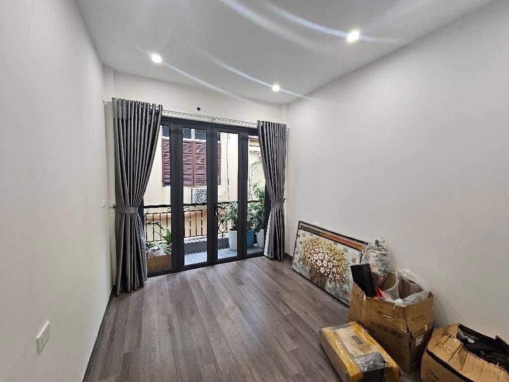 Bán Nhà Hoàng Văn Thái. Thanh Xuân. Ô Tô. DT 41m2. MT 3.2m. 4 Tầng. Giá 13.8 Tỷ. 16008876