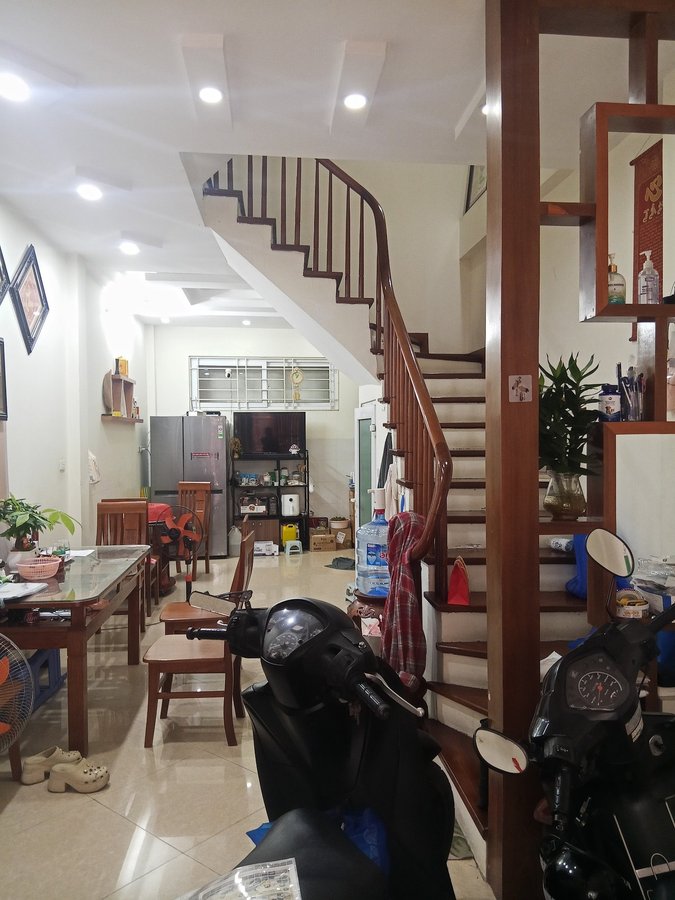 Bán Nhà Dương Quảng Hàm. Cầu Giấy. Ô Tô. DT 37m2. MT 3.5m. 5 Tầng. Giá 11.4 Tỷ. 16008883