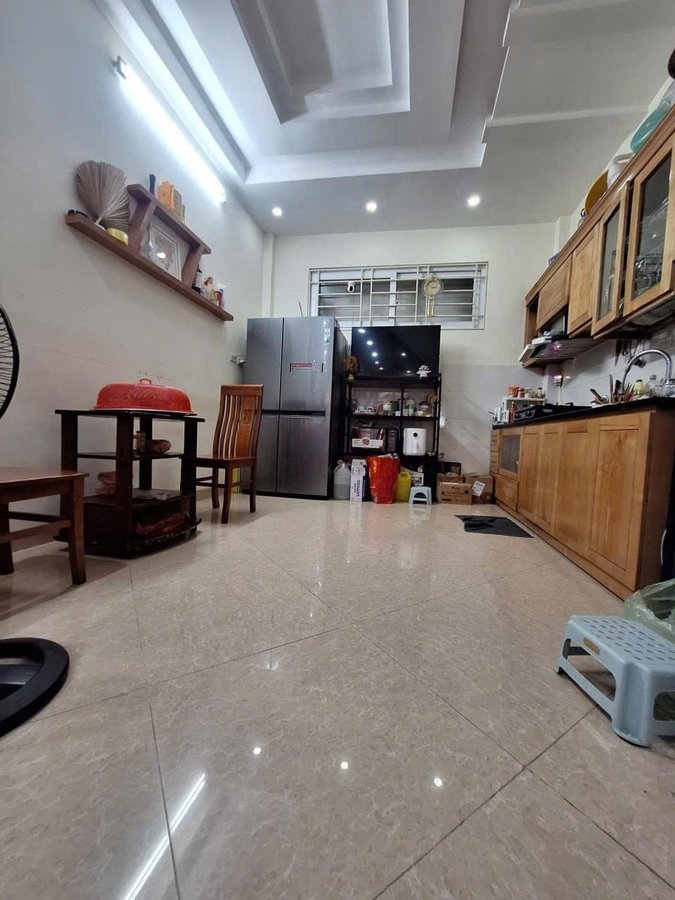 Bán Nhà Dương Quảng Hàm. Cầu Giấy. Ô Tô. DT 37m2. MT 3.5m. 5 Tầng. Giá 11.4 Tỷ. 16008883