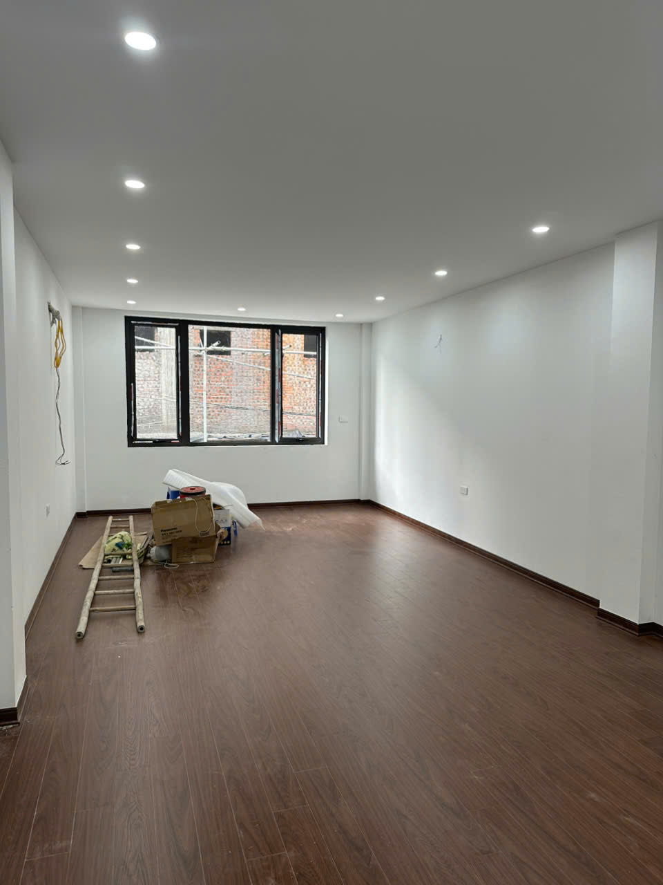 BÁN NHÀ 5 TẦNG CỬU VIỆT – GIA LÂM  55 m2 CÓ THANG MÁY – Ô TÔ ĐỖ CỬA, LH 0985865658 16008887