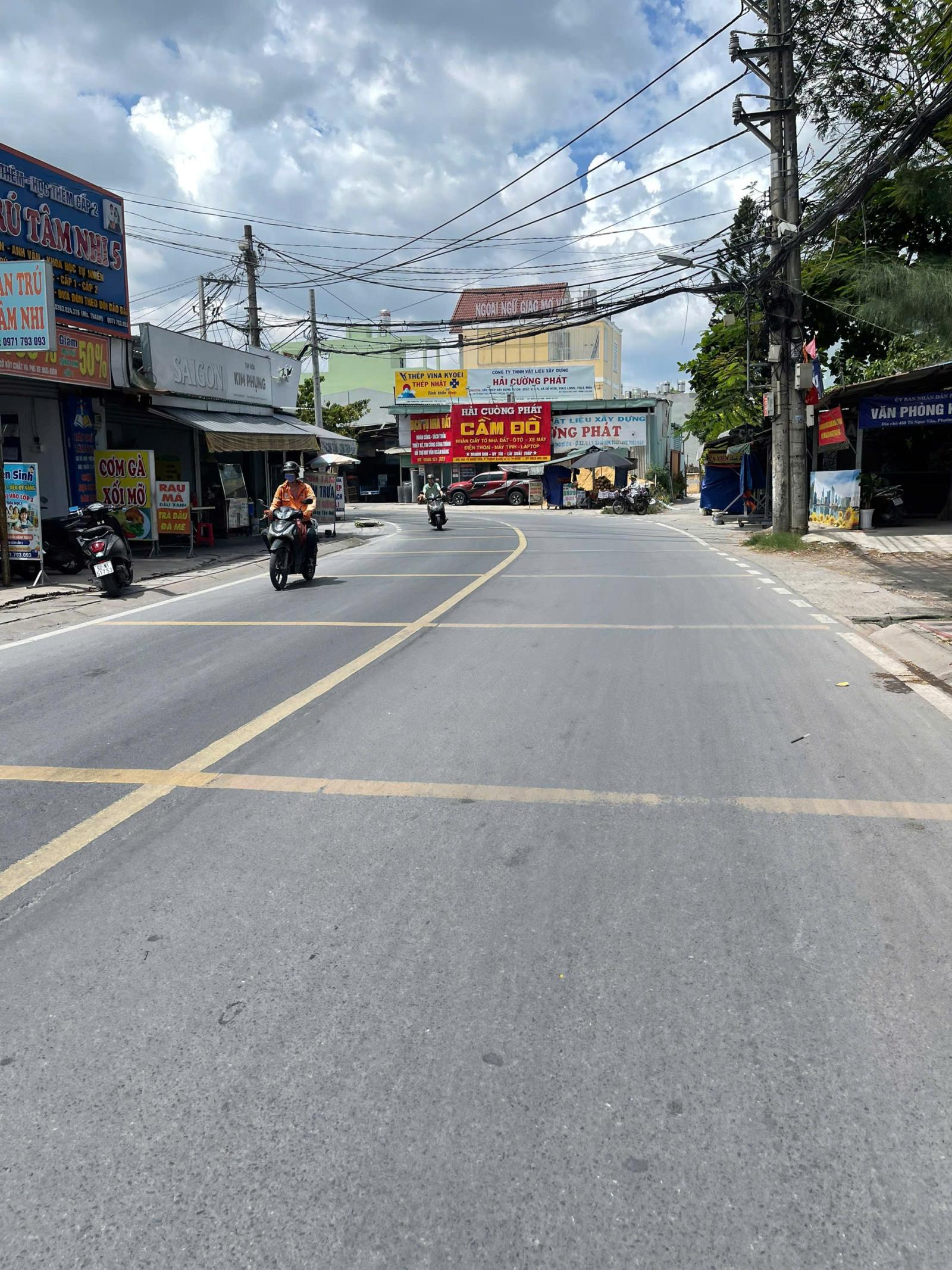 BÁN NHÀ GẦN TRƯỜNG CĐ ĐIỆN LỰC - DT LÊN ĐẾN 200M2 - MẶT TIỀN 5M - MUA NHÀ C4 TẶNG DÃY TRỌ - CHỈ 20TR/M 16009052