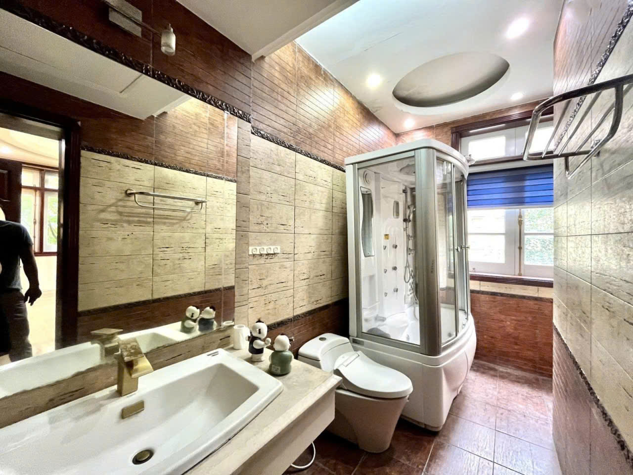 CHO THUÊ BIỆT THỰ NGUYỄN CHÁNH – TRUNG HÒA, CẦU GIẤY  120M² × 4 TẦNG + HẦM  LÔ GÓC  70 TRIỆU/THÁNG 16009153