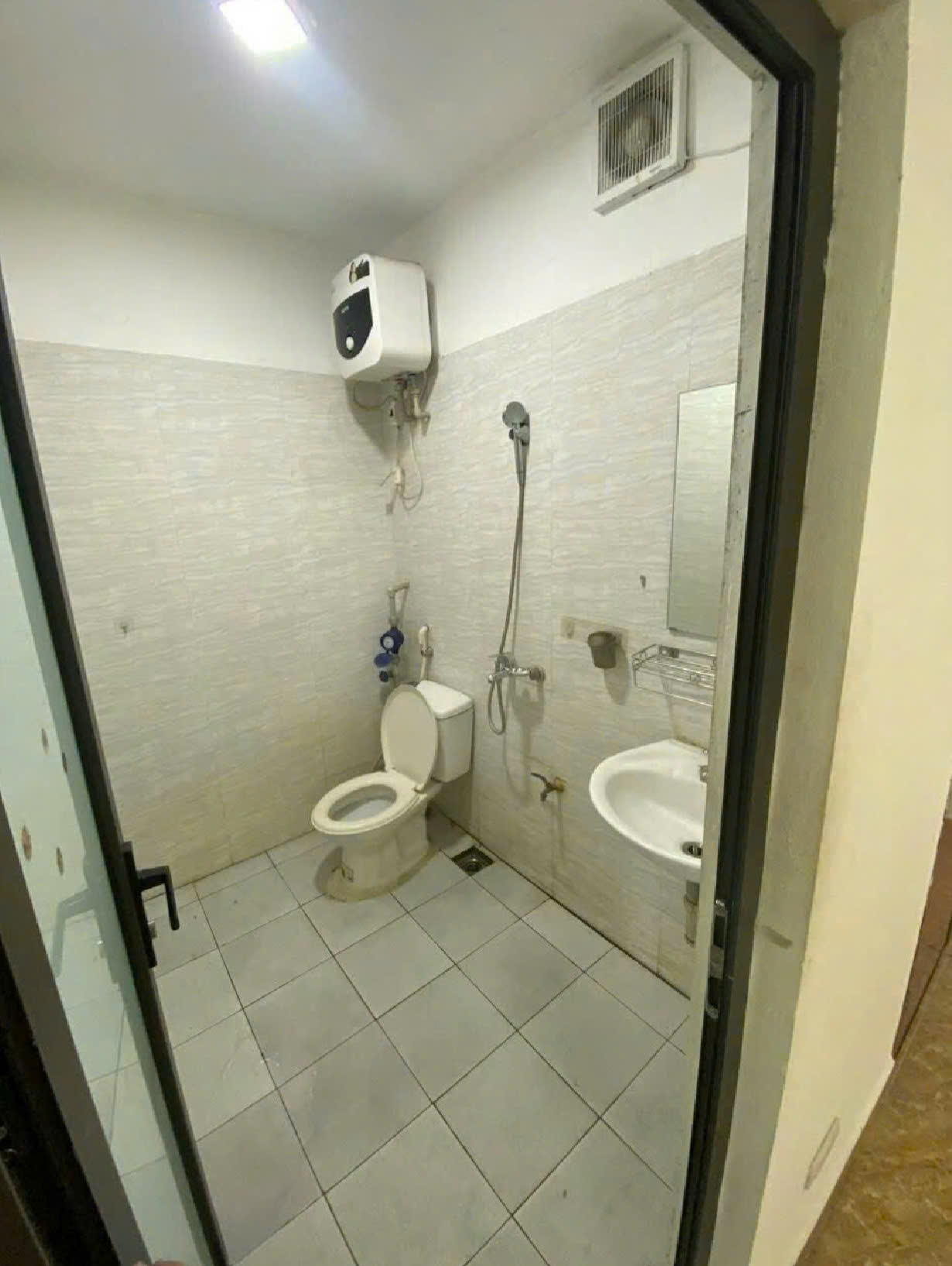 Cho Thuê phòng giá rẻ 3tr5 đẹp thoáng cửa sổ ngoc 562 Lĩnh Nam, Hoàng mai 16009168
