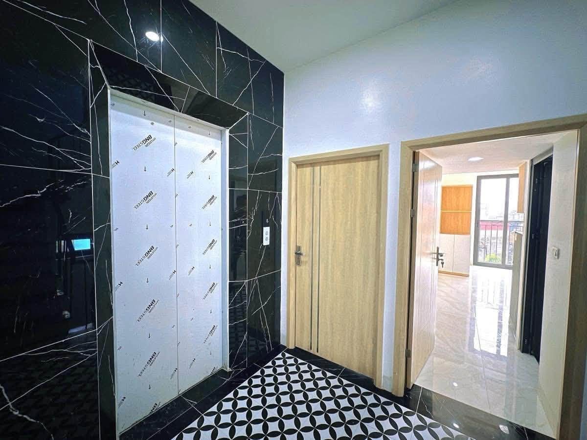 CHDV HOÀNG ĐẠO THÀNH, THANH XUÂN – DÒNG TIỀN 100TR/THÁNG – 75M² – 8 TẦNG – MT 6,5M – 357TR/M² 16009290