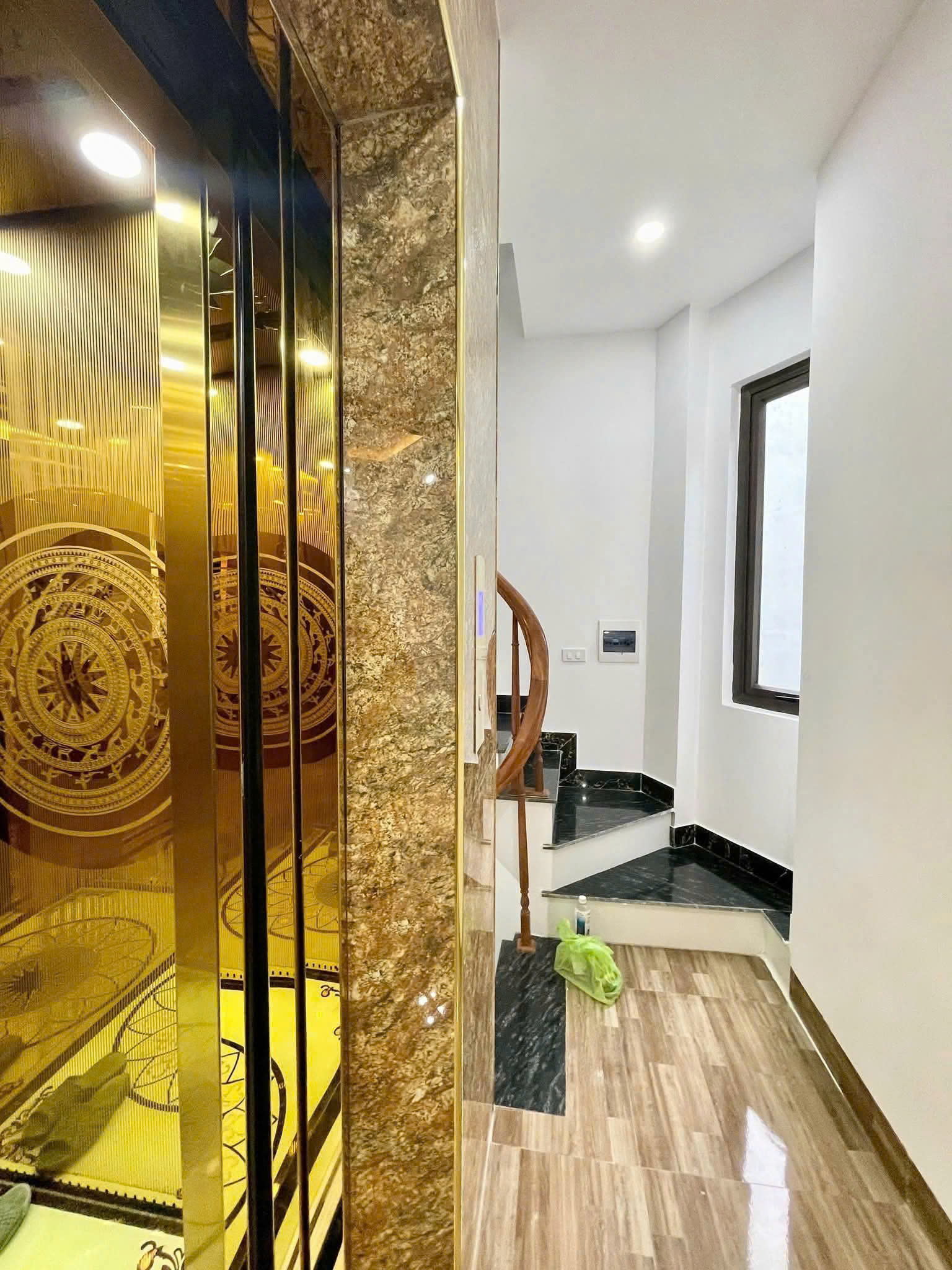 CHO THUÊ NHÀ ĐẸP 6 TẦNG PHÁO ĐÀI LÁNG – ĐỐNG ĐA, HÀ NỘI 16009324