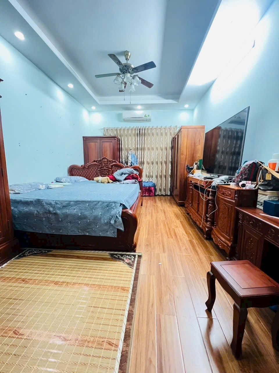 Cho thuê nhà 4 tầng mặt đường Đinh Tiên Hoàng, Đông Nam Cường, TP HD, 68m2, 4 ngủ 16009338