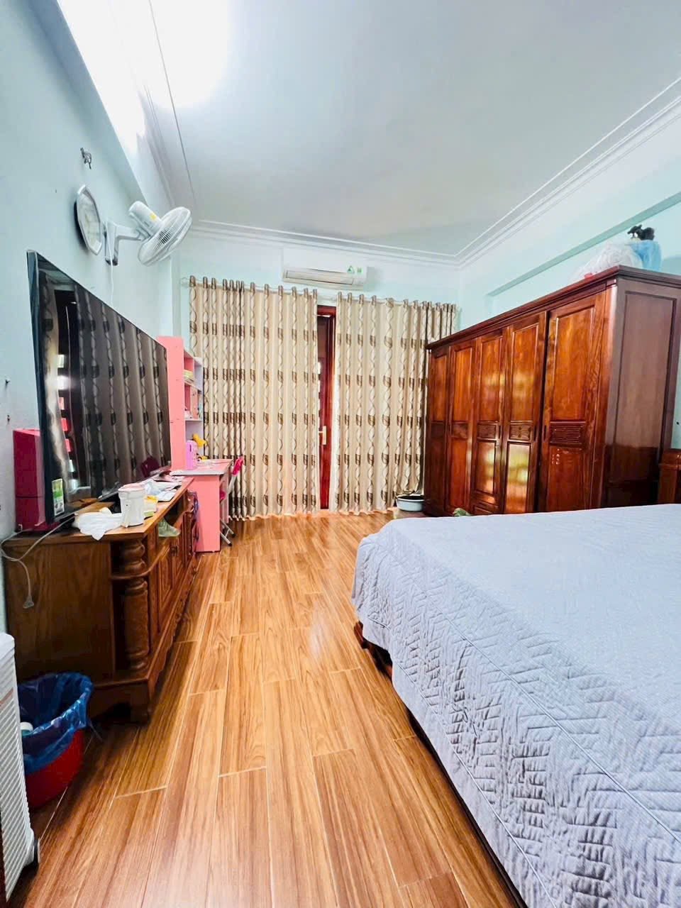 Cho thuê nhà 4 tầng mặt đường Đinh Tiên Hoàng, Đông Nam Cường, TP HD, 68m2, 4 ngủ 16009338