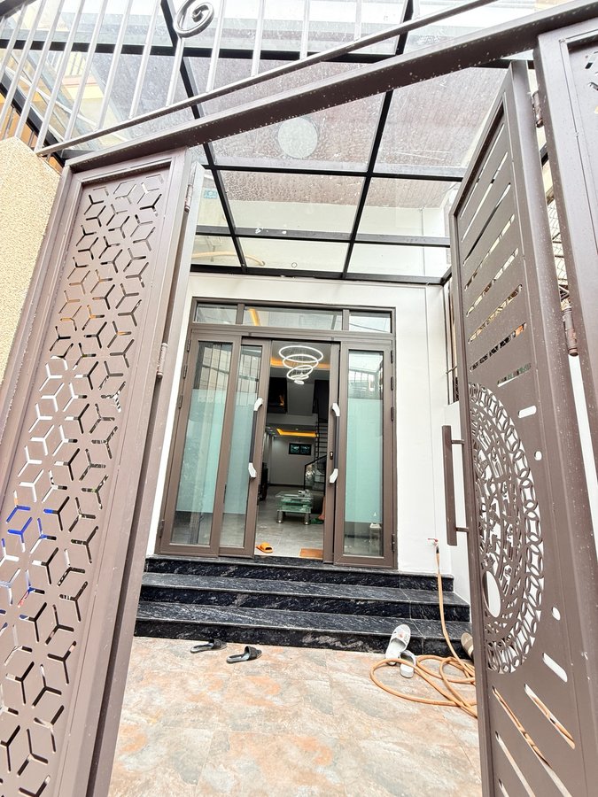 Bán Nhà Lạc Long Quân. Tây Hồ. 5 Tầng Thang Máy. DT 60m2. MT 3.6m. Giá 11.9 Tỷ. 16009371