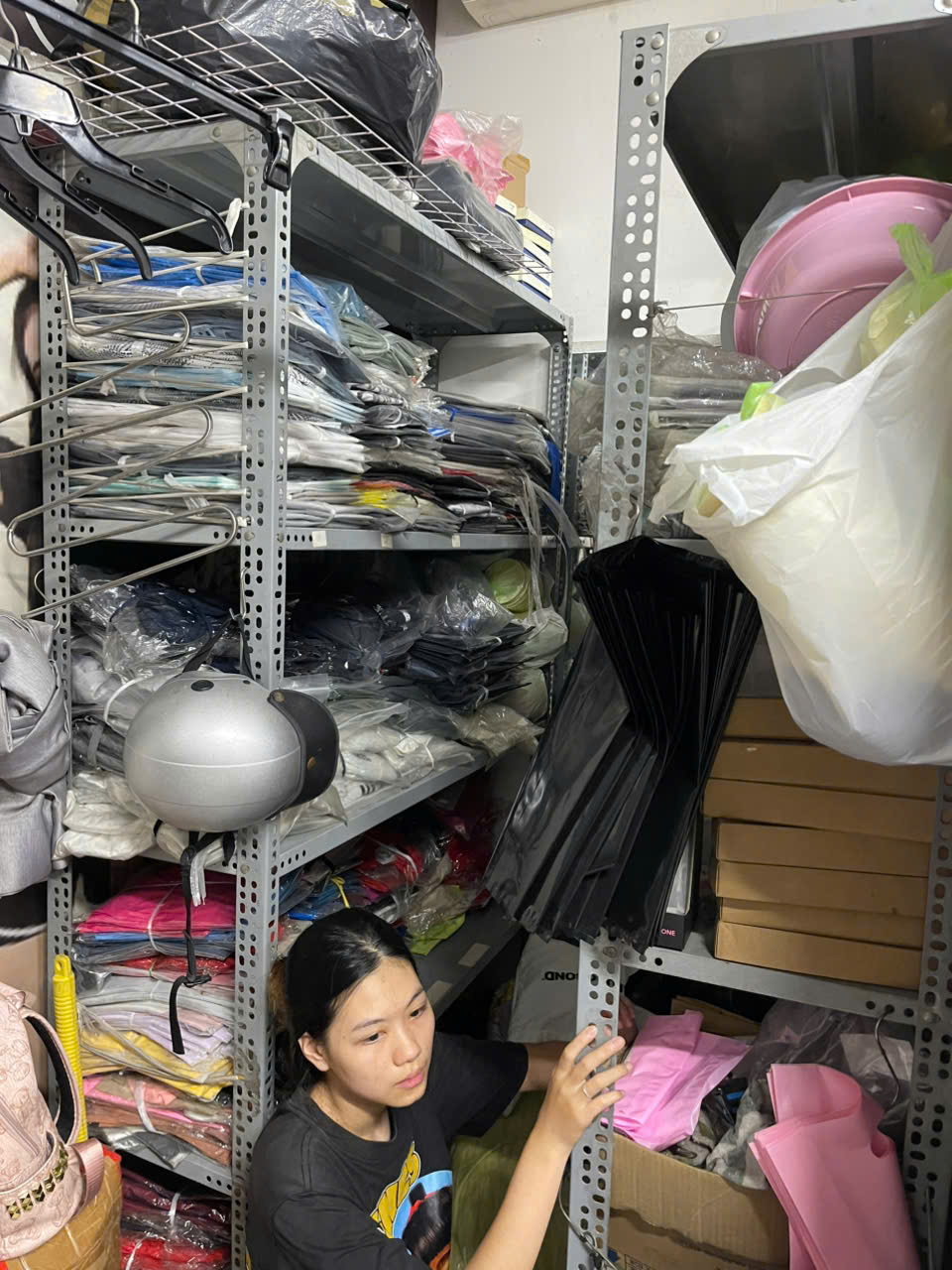 Sang Lại Shop Thời Trang Thể Thạo , MT đường Tân Hoà Đông, BTĐ , MB thuê chỉ : 6 tr, Tel : 16009405