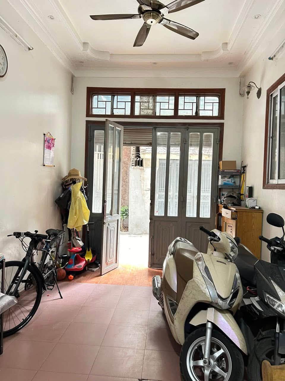 Cần cho THUÊ NHÀ Nguyên Căn Có Diện Tích 30m2 Tại số 6 ngõ 750 kim Giang. 16009418