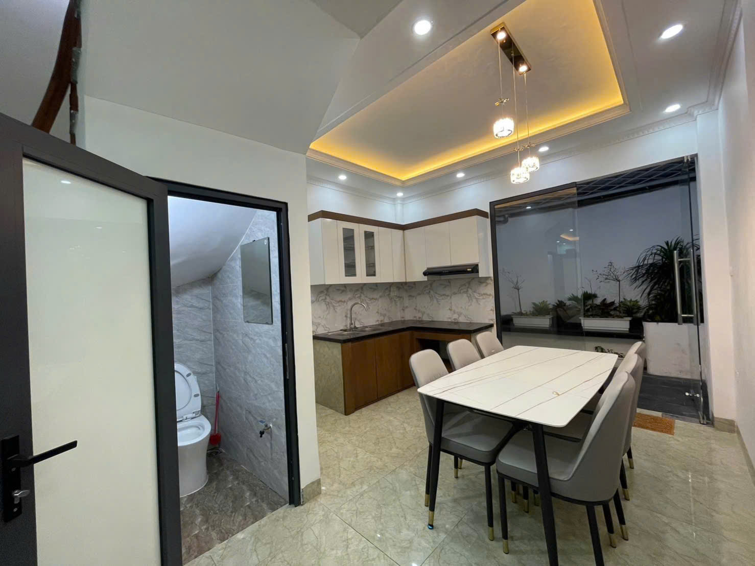 Bán Nhà Hoa Lâm, Việt Hưng Long Biên, 56m2  x 5 tầng, ô tô đỗ cửa, dưới 8,3 tỷ 16009453