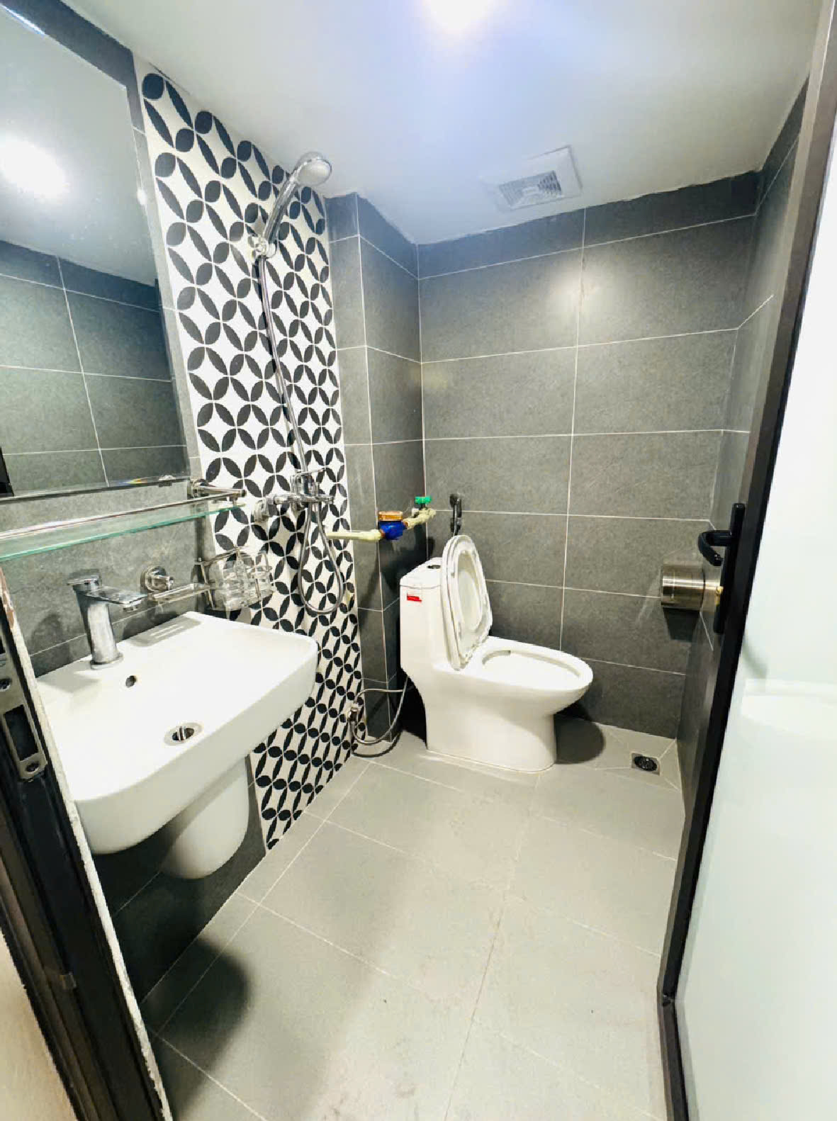 Cho thuê Ccmn Full đồ đẹp ngõ 82 Yên Lãng, Đống Đa 16009491