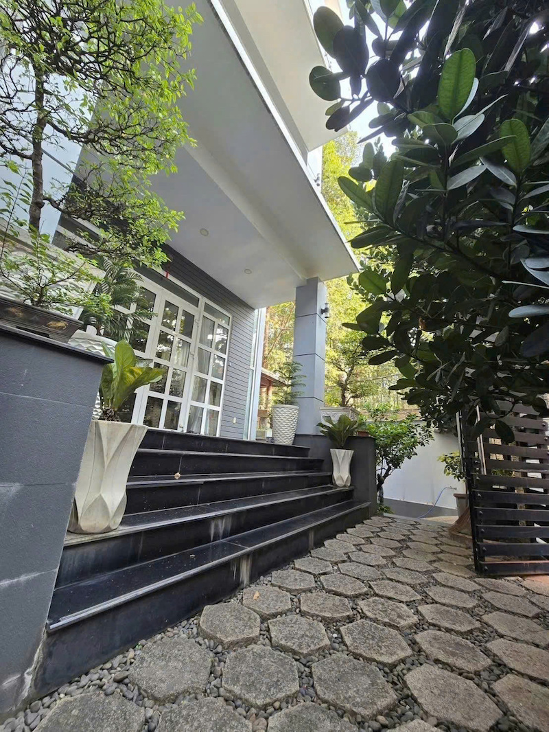 Bán nhà hầm 3 lầu đường Phổ Quang, 274,3m², ngang 10m, giá 60 tỷ 16009498