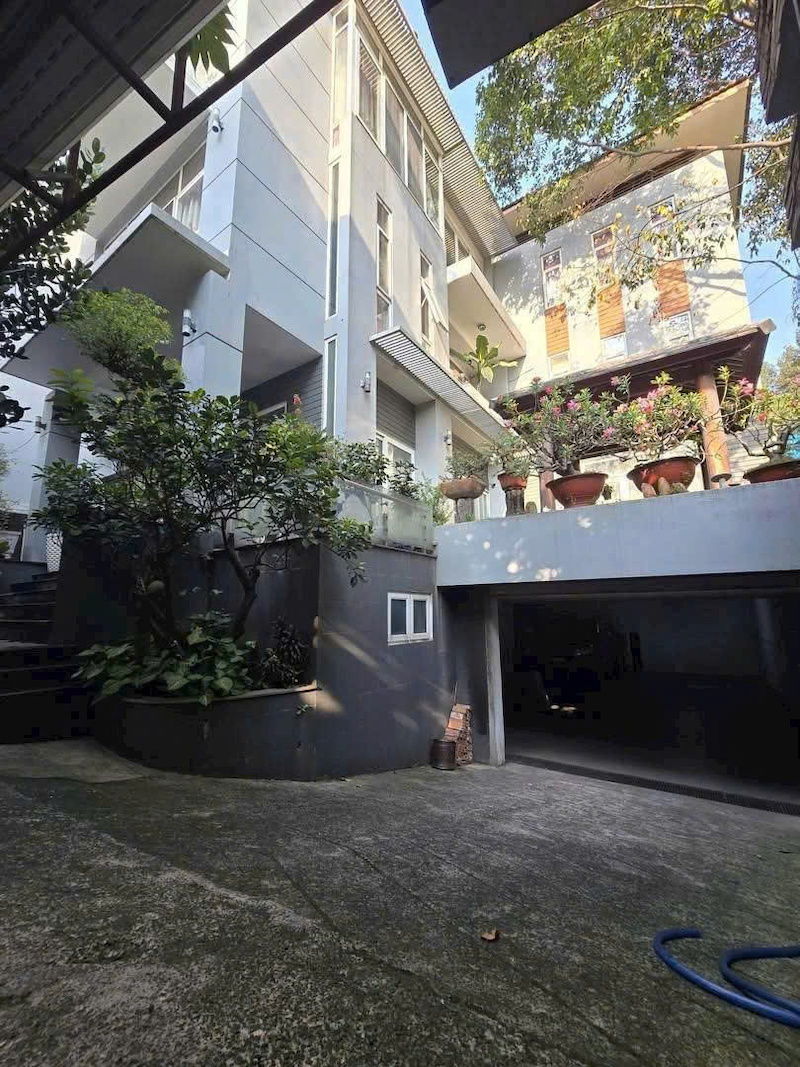 Bán nhà hầm 3 lầu đường Phổ Quang, 274,3m², ngang 10m, giá 60 tỷ 16009498