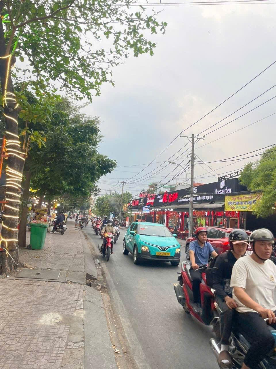 HOT HOT HOT!!! MẶT BẰNG ĐẸP – GIÁ TỐT - CHÍNH CHỦ CẦN SANG Mặt Bằng Sầm Uất Nhất Tại Đường Hoàng 16009580