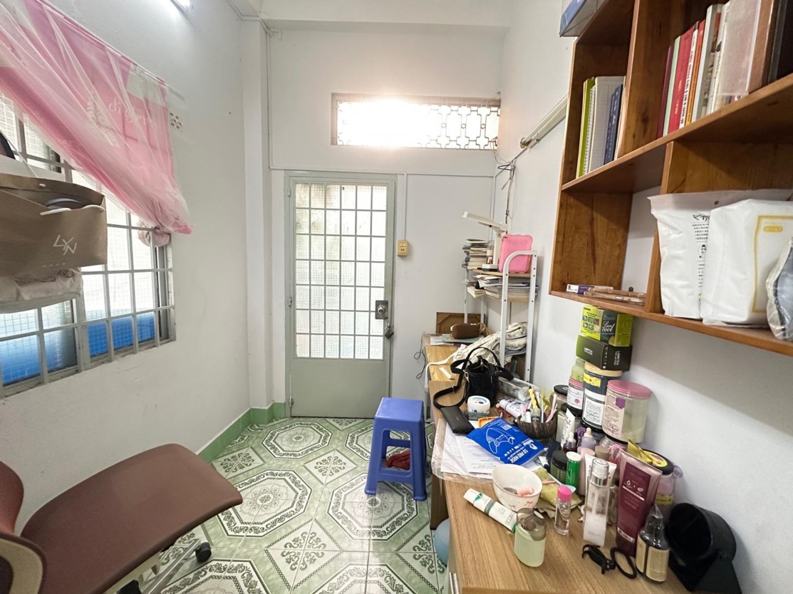 BẾN THÀNH-  NGUYỄN CÔNG TRỨ – 32/34M² – 3 TẦNG – QUẬN 1 – CHỈ 6,490 TỶ (TL)
VỊ TRÍ TRUNG TÂM  – 16009591