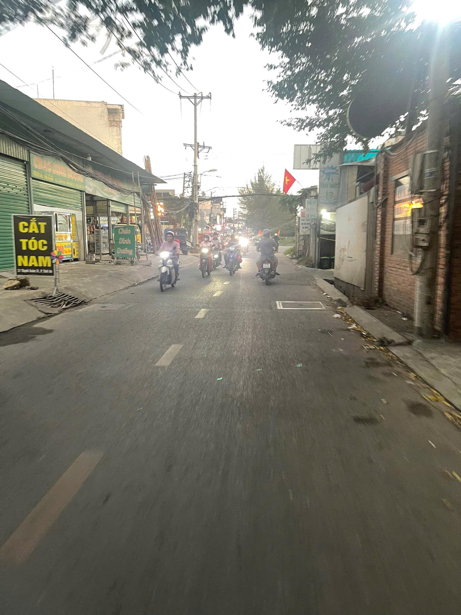 BÁN NHÀ LÔ GÓC 2 MẶT TIỀN GẦN TÔ NGỌC VÂN - 2 TẦNG - HẺM Ô TÔ 5M - DƯỚI 3 TỶ 16009597