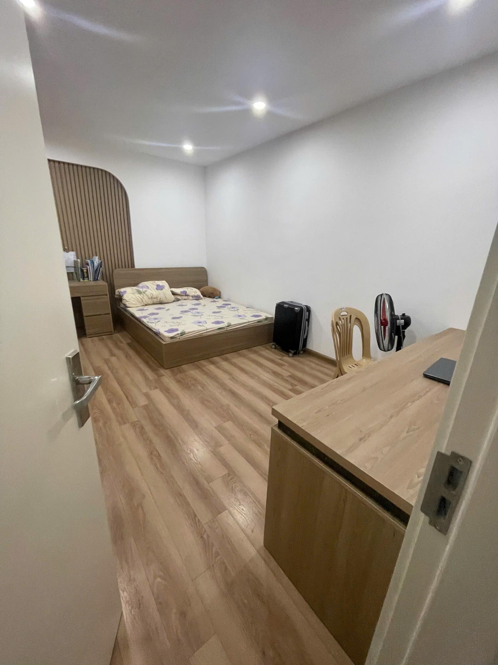 CHO THUÊ NHÀ MẶT PHỐ NGUYỄN VĂN TRỖI – 80M² × 8 TẦNG  THANG MÁY  55 TRIỆU/THÁNG 16009598