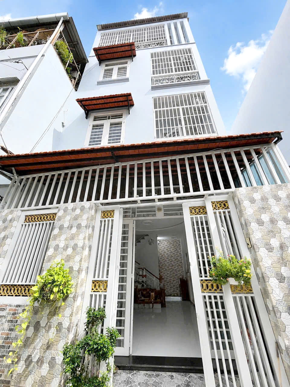 Nhà ngang khủng cách MT Phạm Thế Hiển 50m P4Q8 P.Chánh Hưng 16009632