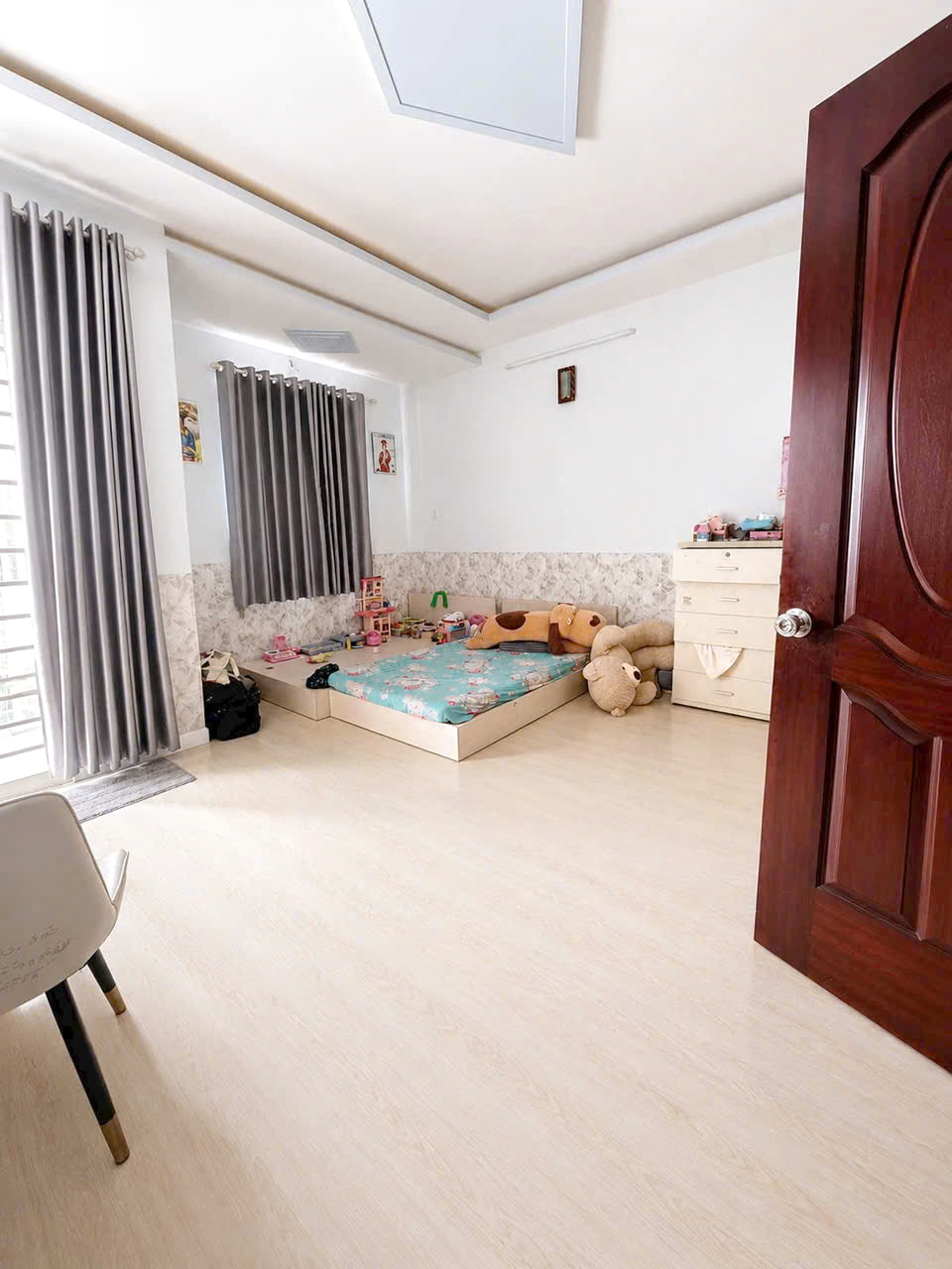 Nhà ngang khủng cách MT Phạm Thế Hiển 50m P4Q8 P.Chánh Hưng 16009632