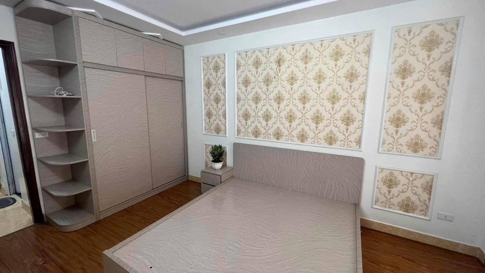 CHO THUÊ NHÀ NGÕ 7XX KIM GIANG  32M² × 5 TẦNG  4PN  12 TRIỆU/THÁNG 16009640
