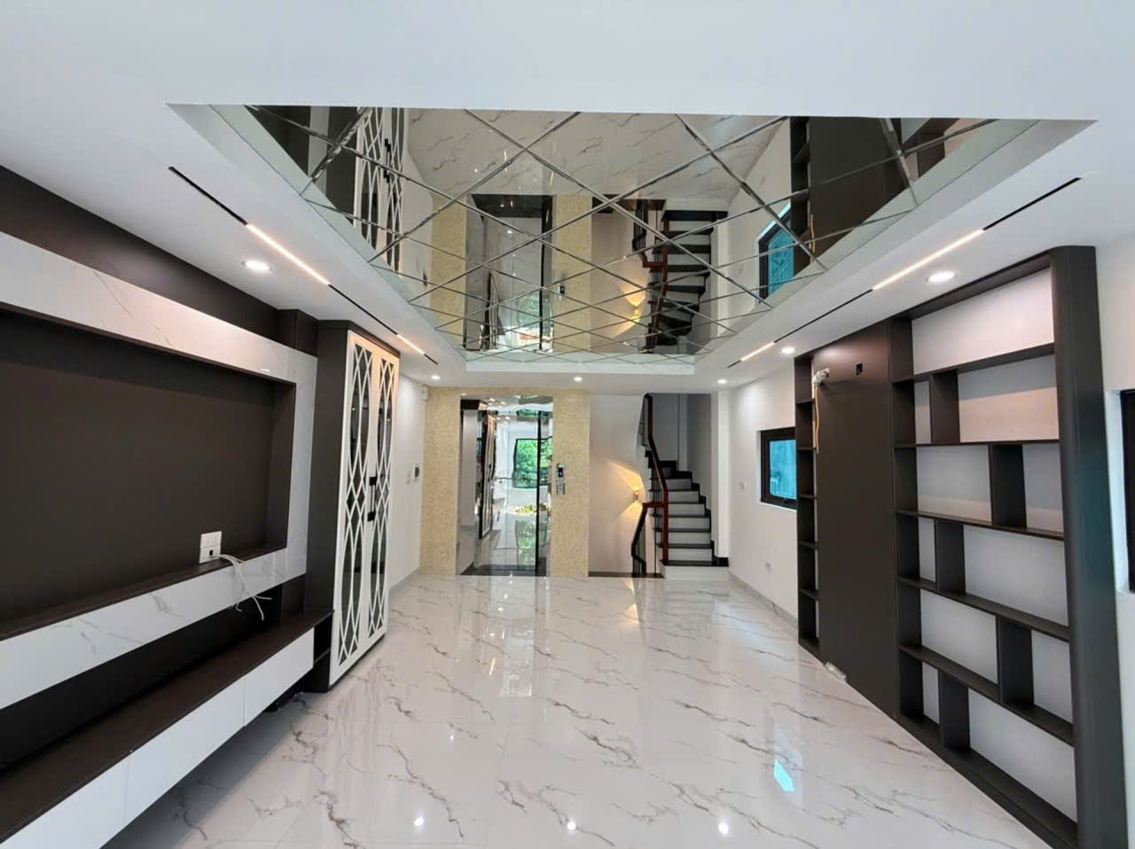 🏡🔥  BÁN NHÀ PHÚC LỢI – NGÕ Ô TÔ TRÁNH – GARA Ô TÔ – THANG MÁY – 6 TẦNG  50M²  14 TỶ 🔥🏡
✨ CĂN 16009693