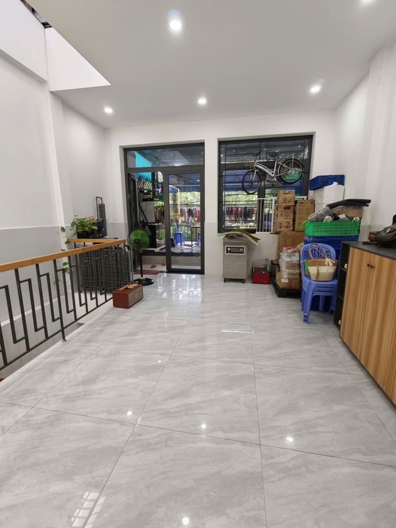 Bán nhà 3 Tầng Dĩ An,SHR đường nhựa 15M,View công viên cực kì thoáng mát 16009712