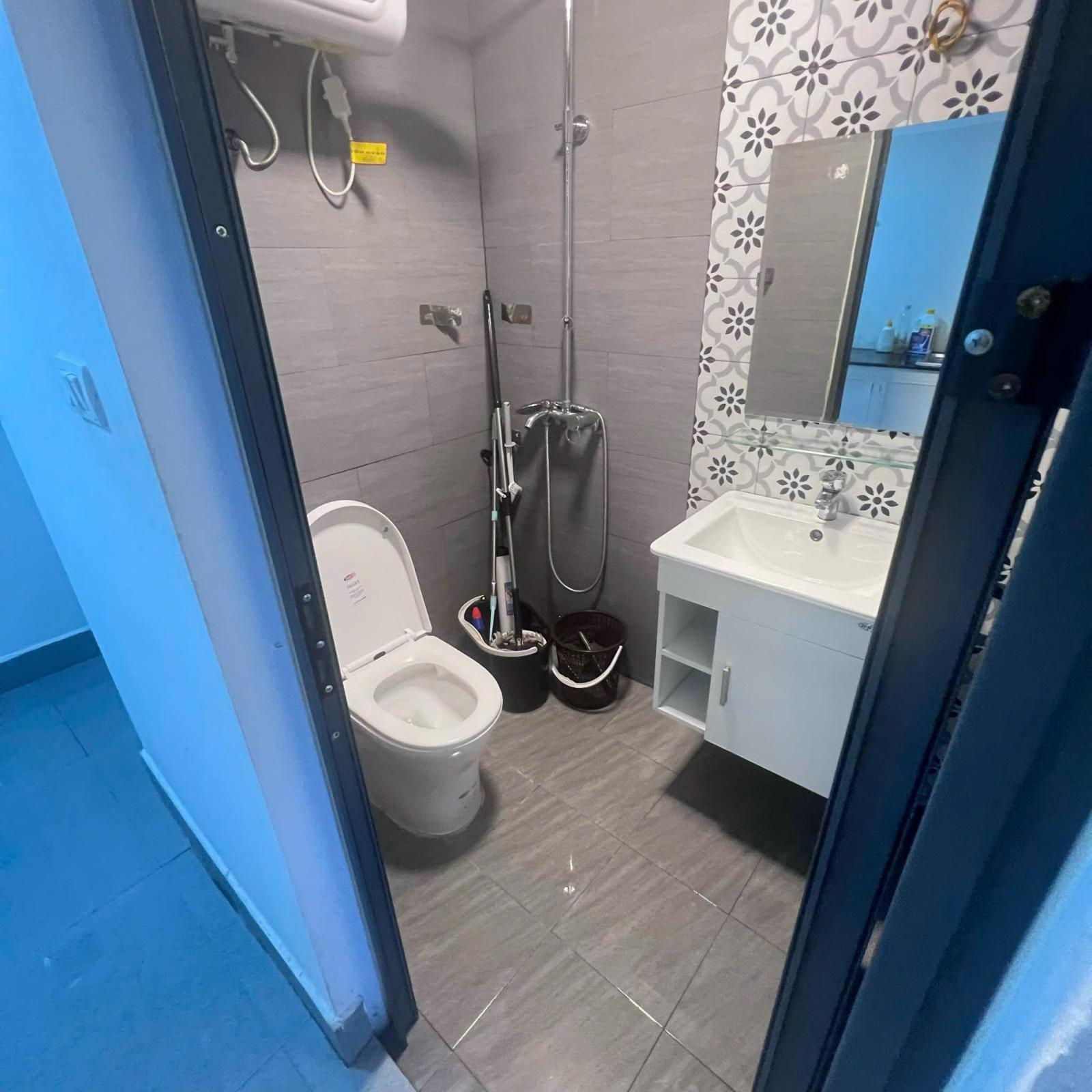 Cho thuê gấp căn hộ chung cư 1 ngủ, 1 khách phường Tứ Liên, Tây Hồ, Hà Nội 16009729