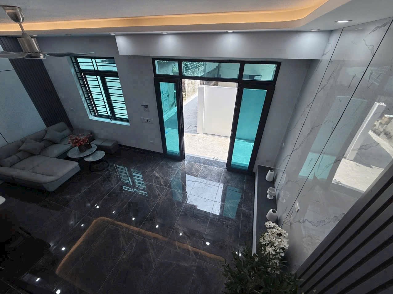 Bán nhà ngõ 169 Nguyễn Thượng Mẫn, ph Bình Hàn, TP HD, 43.9m2, mt rộng, 3 ngủ, 2 vs, 2.68 tỷ 16009769