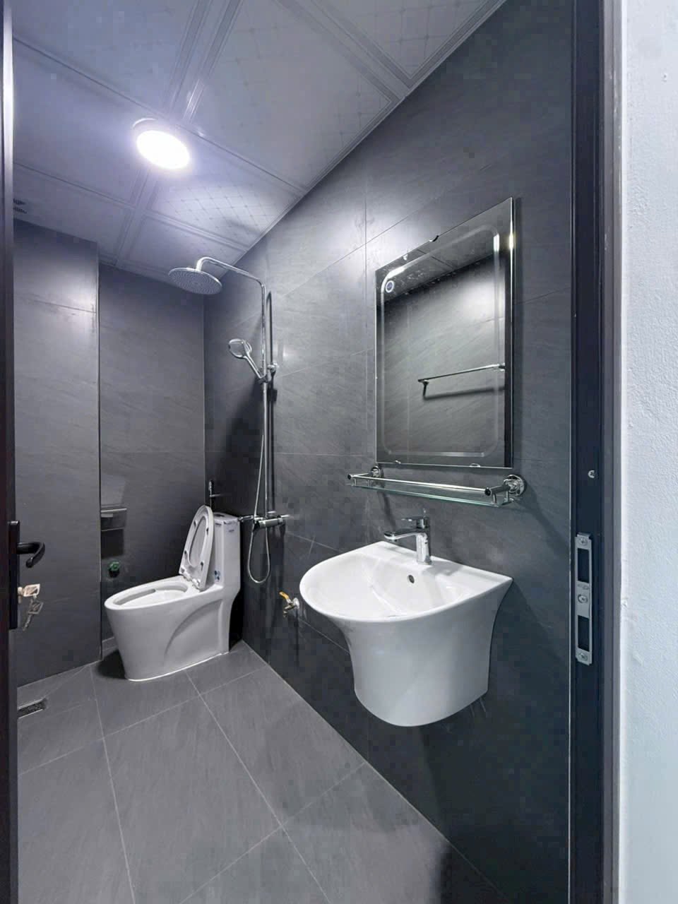 Bán nhà ngõ 169 Nguyễn Thượng Mẫn, ph Bình Hàn, TP HD, 43.9m2, mt rộng, 3 ngủ, 2 vs, 2.68 tỷ 16009769