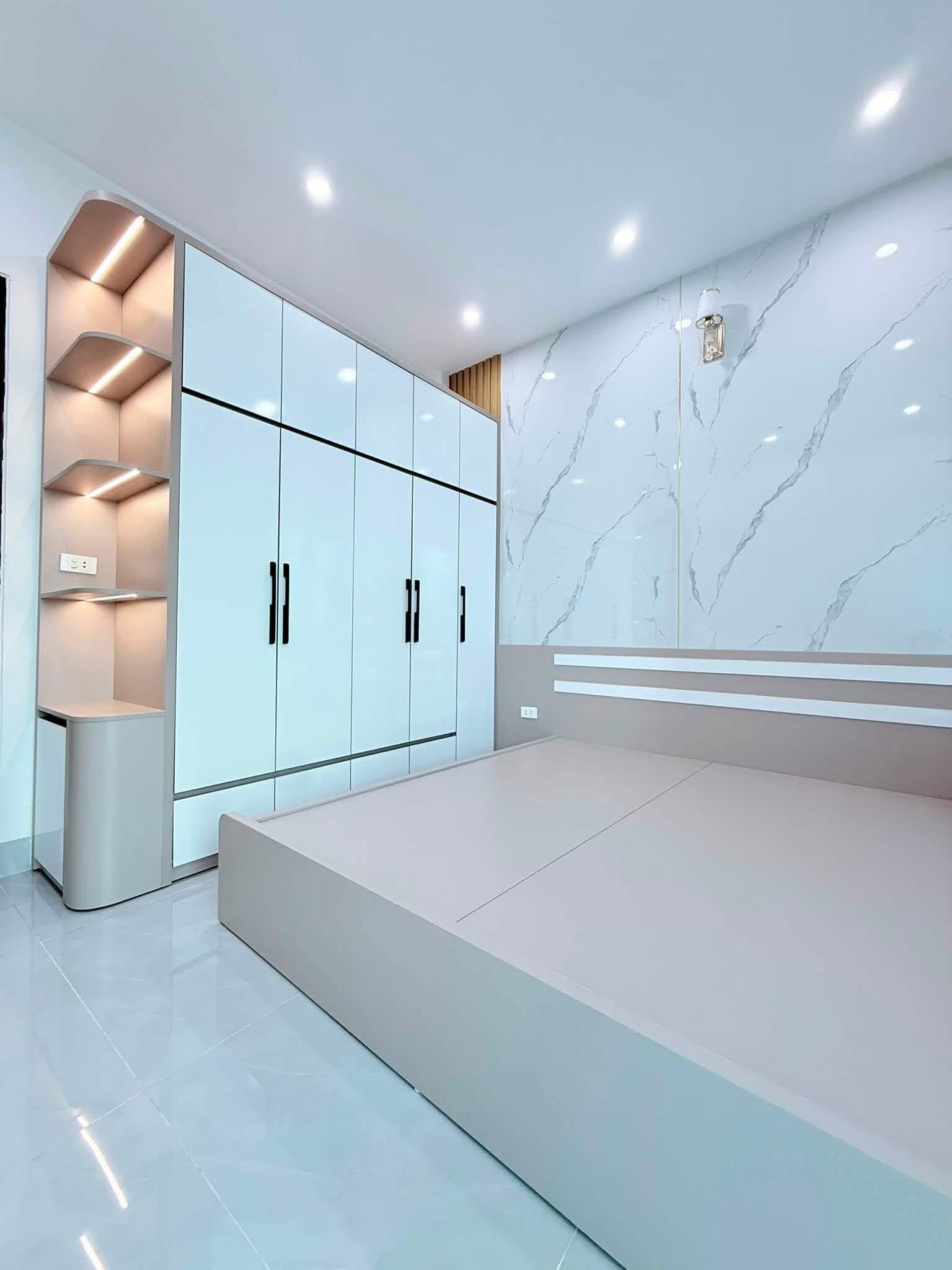 Bán nhà ngõ 169 Nguyễn Thượng Mẫn, ph Bình Hàn, TP HD, 43.9m2, mt rộng, 3 ngủ, 2 vs, 2.68 tỷ 16009769