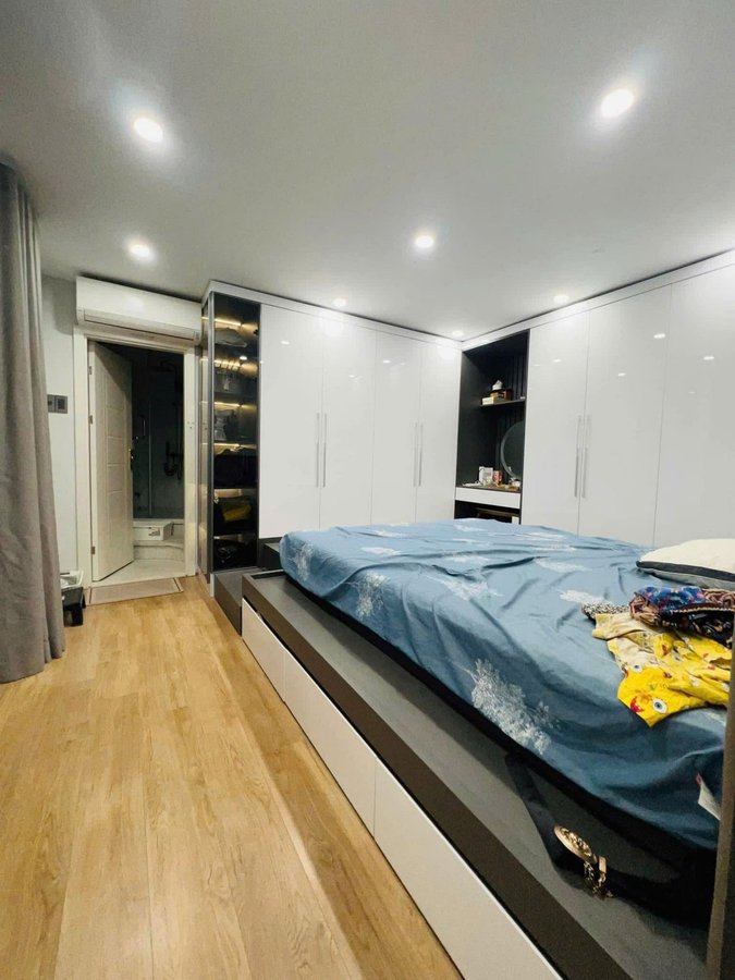 Bán Nhà Đội Cấn. Ba Đình. 8 Tầng Thang Máy. Ô Tô. DT 94m2. MT 7.8m. Giá 26.8 Tỷ. 16009795