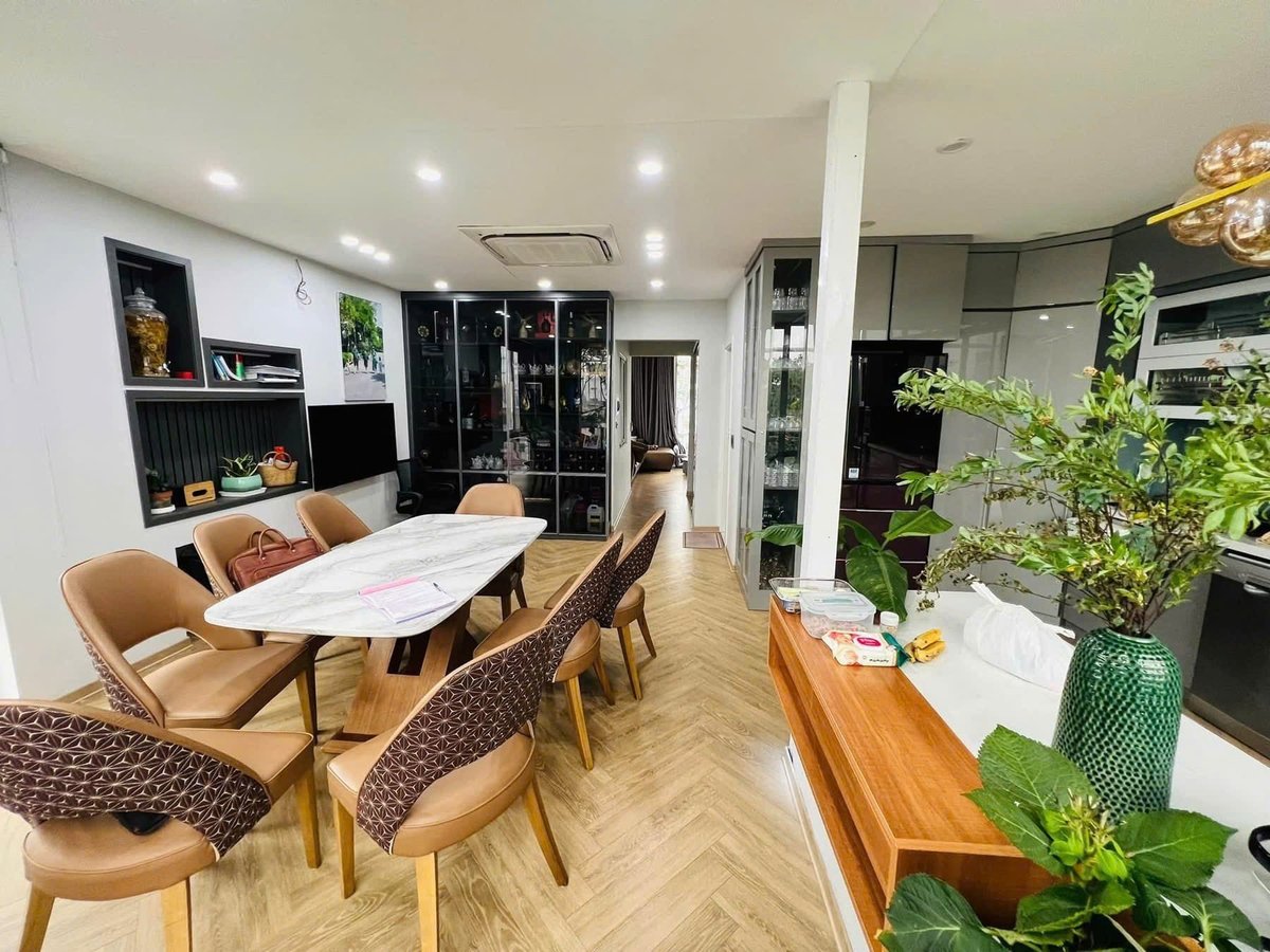 Bán Nhà Đội Cấn. Ba Đình. 8 Tầng Thang Máy. Ô Tô. DT 94m2. MT 7.8m. Giá 26.8 Tỷ. 16009795
