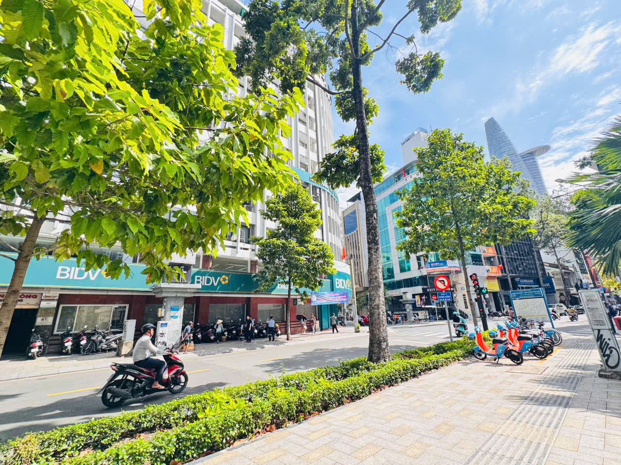 QUẬN 1: CHÍNH CHỦ 0938676685 BÁN NHÀ 2 TẦNG MẶT TIỀN NGUYỄN CÔNG TRỨ, P.NGUYỄN THÁI BÌNH - DT ĐẸP 16009824