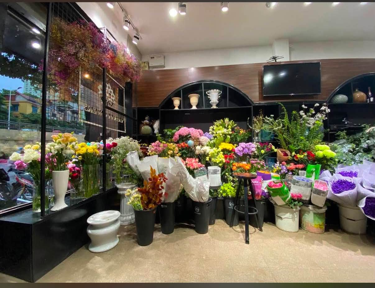 MẢNH ĐẤT, MẶT PHỐ, NGUYỄN CHÍ THANH-VỈA HÈ-KD-Ô TÔ: 420M, MT 12M, GIÁ 348 TỶ. 16009825