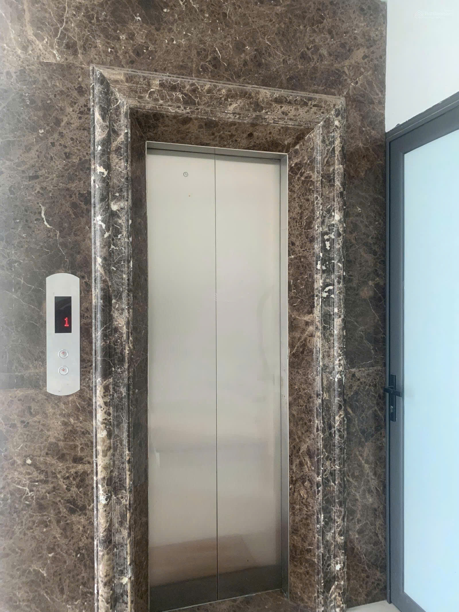 Cho thuê nhà, 95m2- 6T, Trung Hòa, Vũ Phạm Hàm, Trần Kim Xuyến -49 tr 16009828