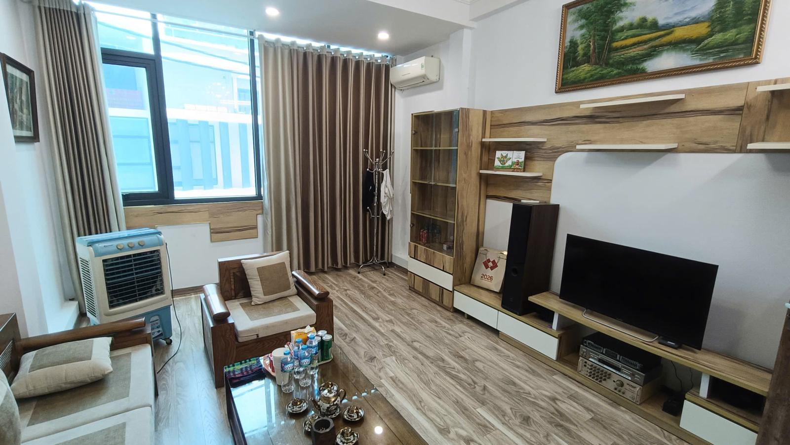 CHO THUÊ NHÀ NGÕ 1xx NGUYỄN CHÍ THANH – ĐỐNG ĐA  5 TẦNG  THANG MÁY  8PN  30 TRIỆU/THÁNG 16009968