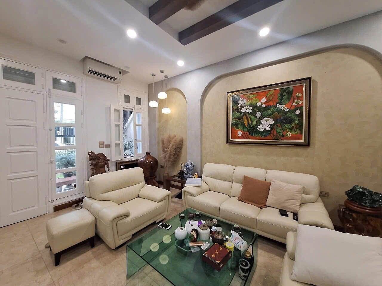 BIỆT THỰ CIPUTRA – 180M² – MT 9M – 3 TẦNG + 1 TUM – SIÊU VIP – AN NINH ĐẢM BẢO 16009975