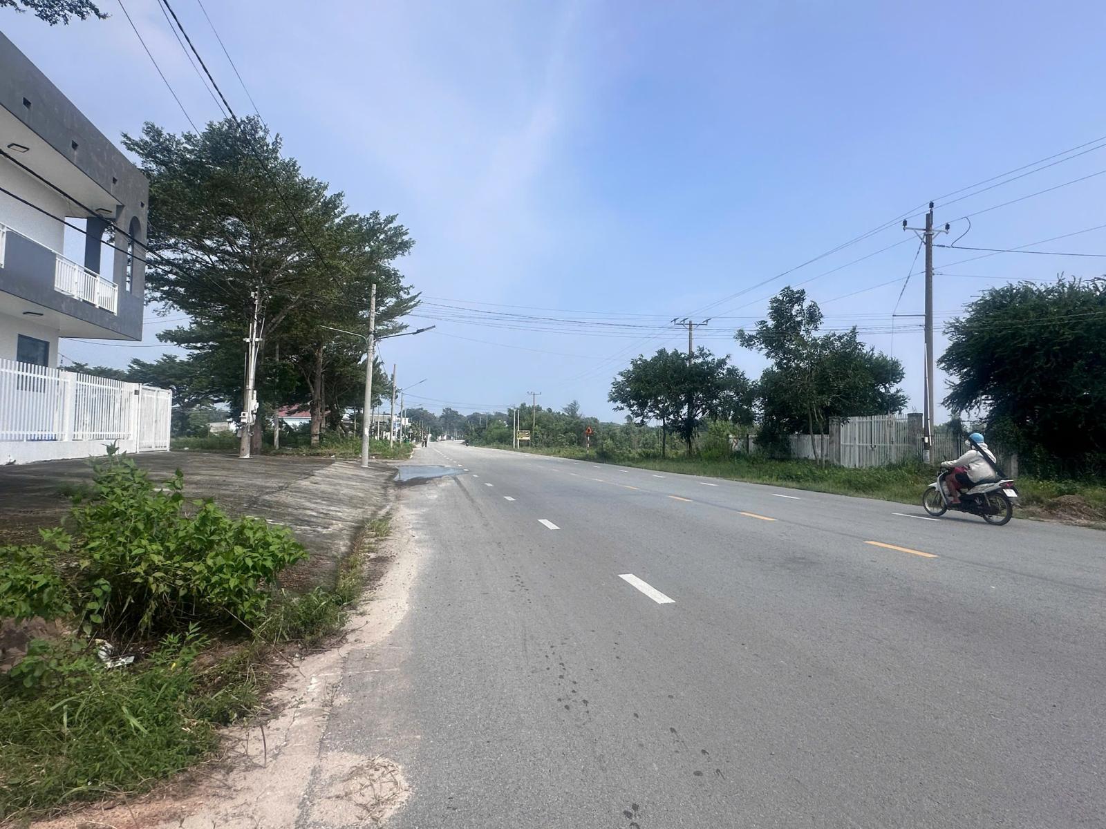 Bán gấp 6m đất mặt tiền Nguyễn Tri Phương, Lagi giá ngộp 2.2 tỷ gần biển 16009992