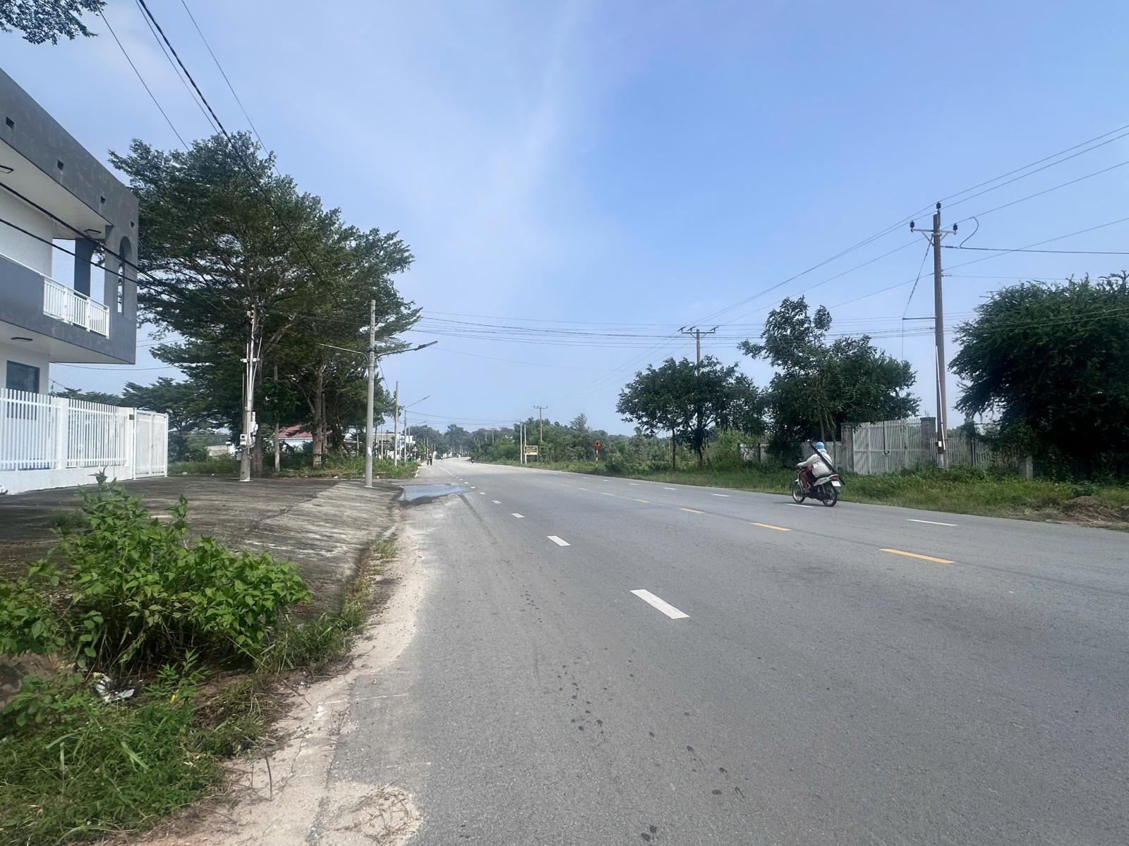 Bán gấp 6m đất mặt tiền Nguyễn Tri Phương, Lagi giá ngộp 2.2 tỷ gần biển 16009992