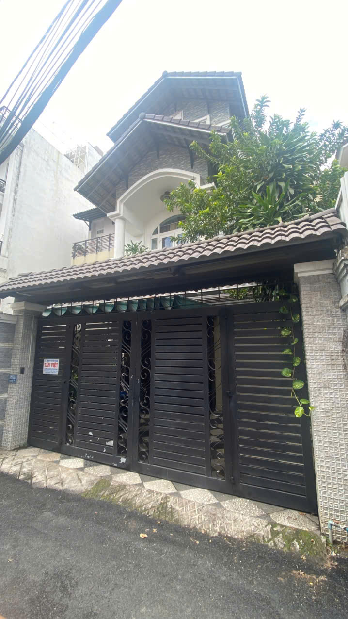 Bán nhà 140m2, 3 tầng, đường Lê Văn Chí, Linh Trung, Thủ Đức, TP HCM, sổ hồng riêng. Giá 12,9 tỷ. 16010043