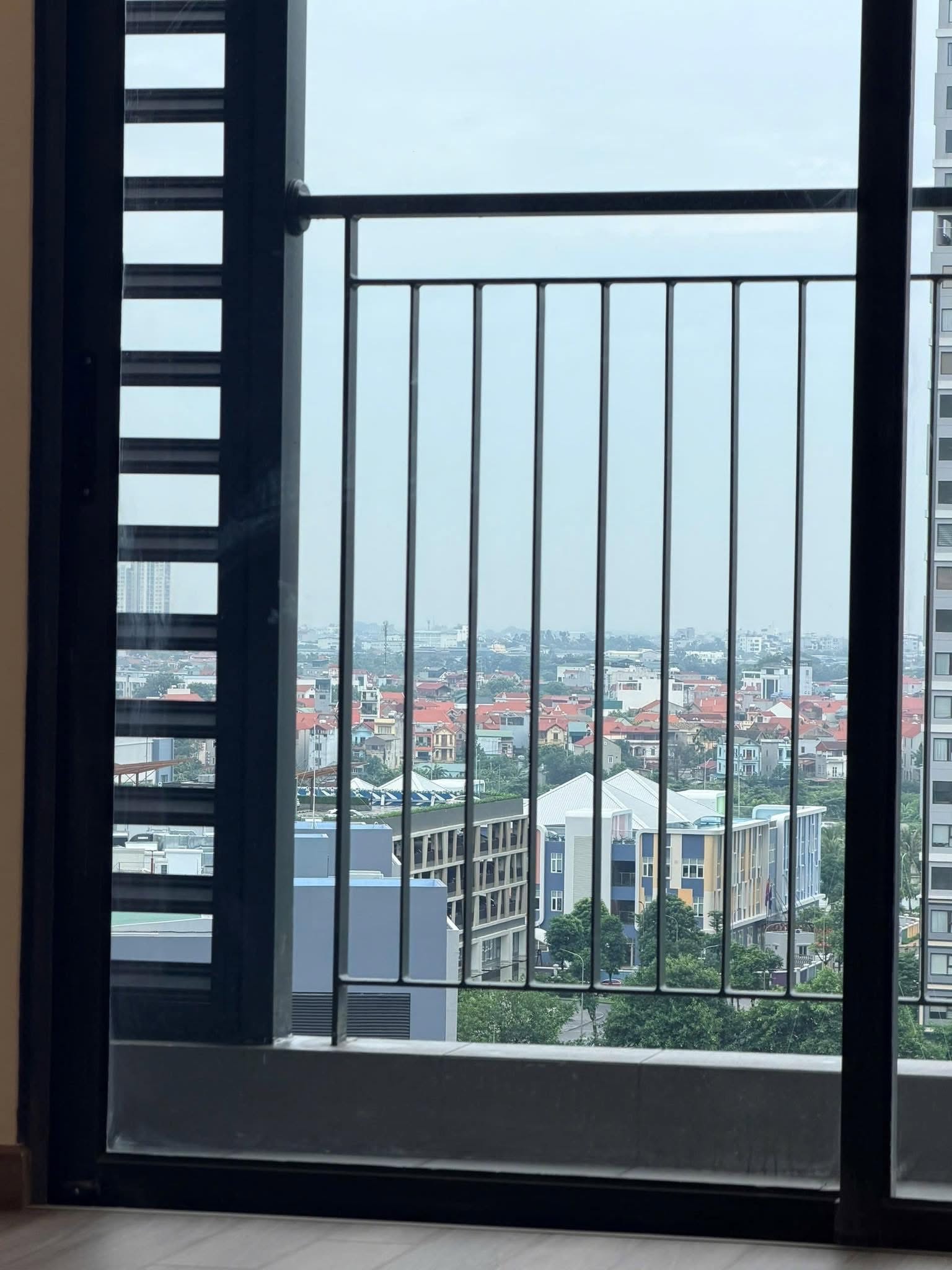 CHÍNH CHỦ CẦN BÁN CĂN 75 M2, VIEW CÔNG VIÊN GIA LÂM, TẦNG TRUNG, GIA 61 TR/M2, LH 0985865658 16010151