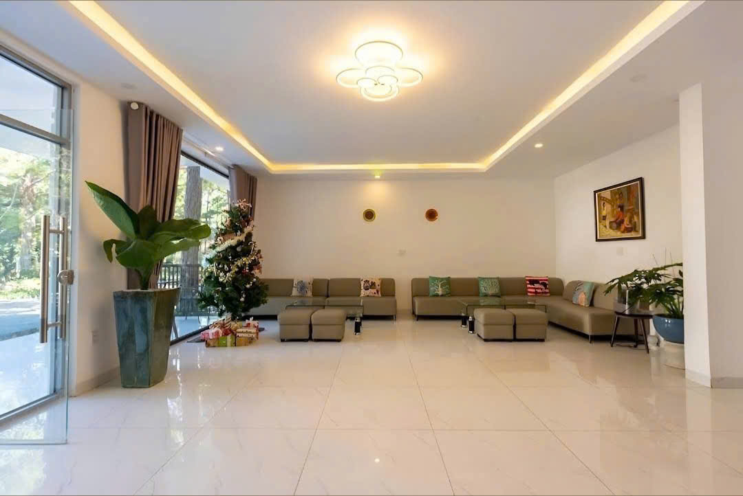 Cho thuê khách sạn 3 sao 36 phòng view rừng thông giá 135 triệu gần Hồ Tuyền Lâm tại Đà Lạt Lâm Đồng 16010171